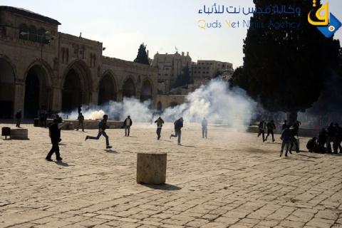 قوات الاحتلال تقتحم المسجد الأقصى ومواجهات عنيفة في باحاته