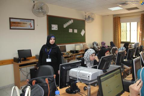 وزير الصحة بغزة يتفقد امتحانات التوظيف