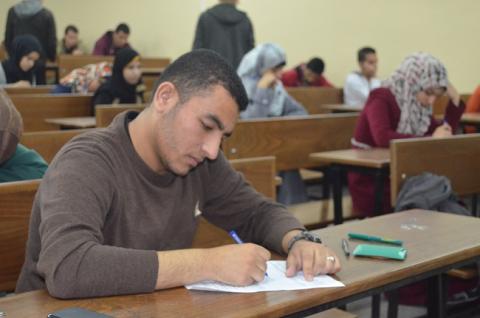 جامعة فلسطين تبدأ بالامتحانات النصفية للفصل الدراسي الثاني