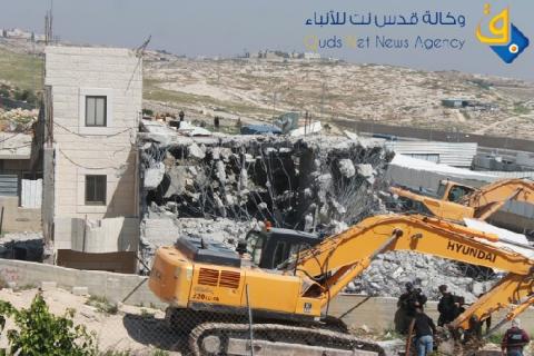 هدم "بركس" وإخطار آخر في برطعة جنوب جنين