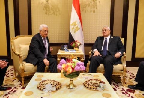 الرئيس عباس يبحث مع نظيره المصري المستجدات وعملية السلام