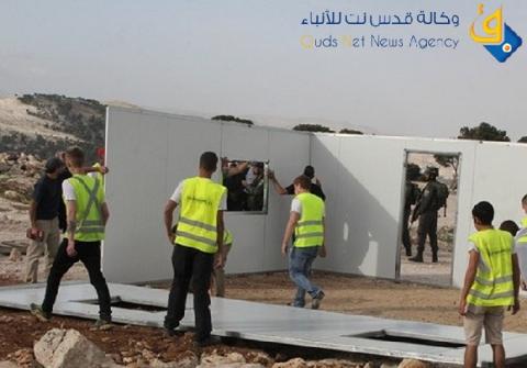 صور.. صغار المستوطنين يصادرون كرافانات المواطنين شرق القدس