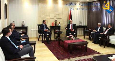 الحمد الله يعرب عن أمله في تكثيف الوفود العربية زياراتها إلى فلسطين