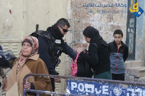 إبعاد مواطنة مقدسية عن المسجد الاقصى لمدة أسبوعين