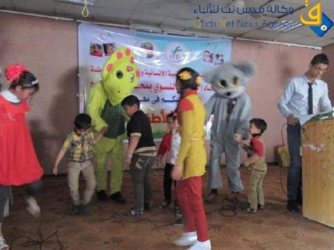 النهج الديمقراطي واتحاد العمل النسوي ينظمان مهرجان لتسليط الضوء على وضع الأيتام في قطاع غزة