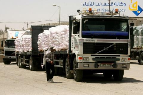 كرم أبو سالم: ادخال 400 شاحنة الى غزة