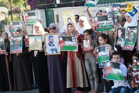 صور.. العشرات من المقدسيين  يتضامنون مع الاسرى المضربين عن الطعام