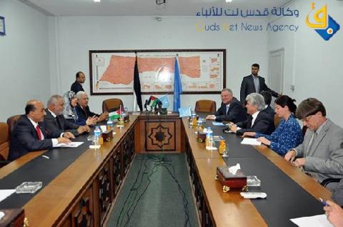 مبعوث الأمم المتحدة يلتقي وزراء الحكومة بغزة