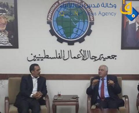 ابو شهلا والحايك يناقشان قضايا البطالة والاغلاق والمعابر والحصار والرواتب