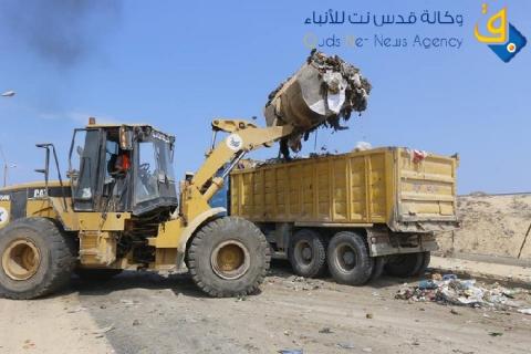 بلدية خان يونس و UNDP تشرعان بترحيل مكب النفايات المؤقت غرب النمساوي