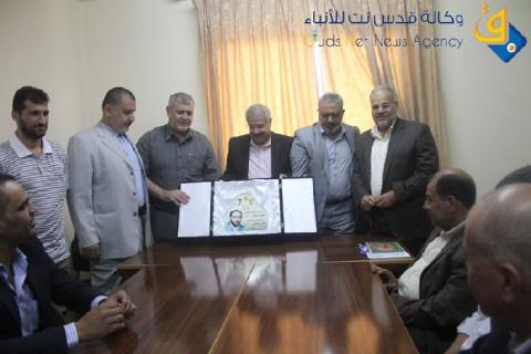 دحلان يكرم الشقاقي في ذكري استشهاده