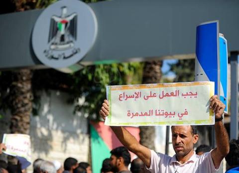 "المهدمة بيوتهم" يطالبون الحكومة بسرعة الإعمار