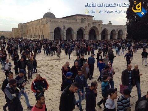 300 مواطن يغادرون القطاع لأداء صلاة الجمعة في الاقصى
