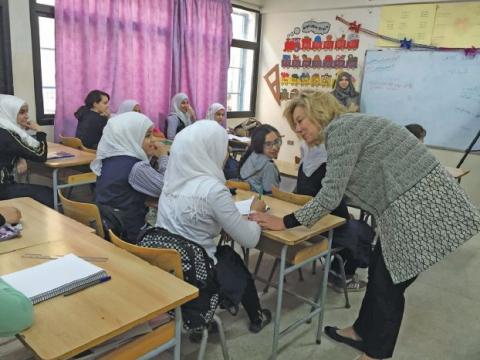 كاغ تزور عين الحلوة وتأمل باعادة تأهيل منازله