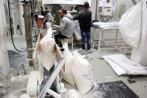 سحب الطحين الإسرائيلي غير المدعم من السوق الفلسطيني