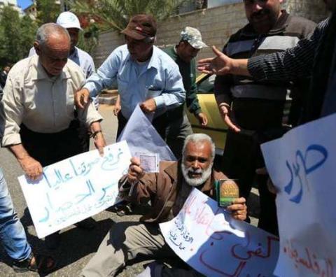 عمال غزة يطالبون "الوفاق" بالالتفات لهم وعدم إهمالهم