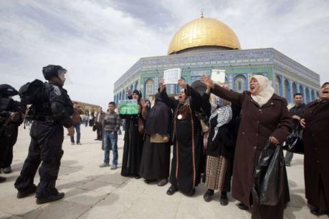 التواجد المكثف للمصلين يحول دون اقتحامات المستوطنين للأقصى