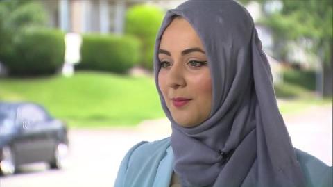 آشتون كوتشر لفلسطينية محجبة: لا تكترثي لما يقوله الآخرون
