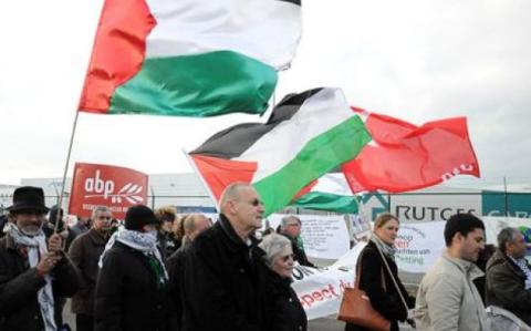 فلسطينيون يحتجون في بلجيكا ضد تقليص ميزانية الأونروا