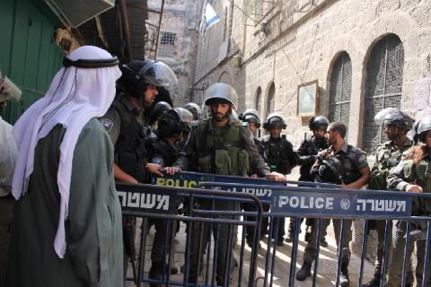 توتر شديد في القدس والاحتلال يحول بلدتها القديمة إلى ثكنة عسكرية