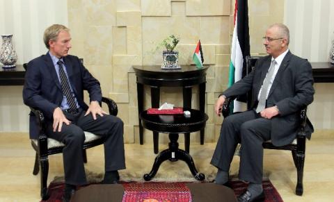الحمد الله يطلع ممثل ألمانيا لدى فلسطين على انتهاكات الاحتلال