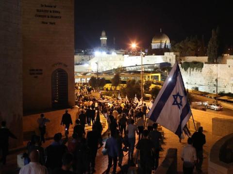 صور.. مستوطنون في القدس يهتفون "الموت للعرب"