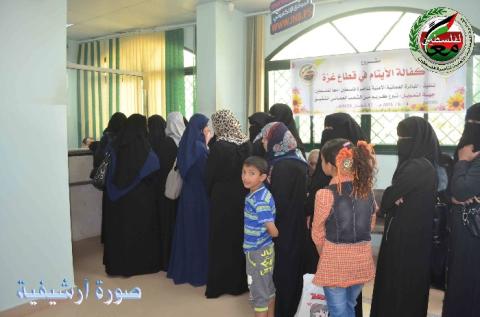 المبادرة العُمانية توزع الكفالات الشهرية لأكثر من 1700 يتيم في قطاع غزة