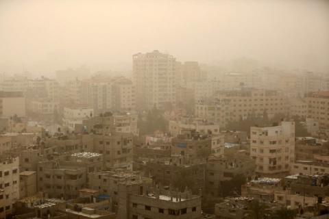 الطقس: جاف ومغبر والحرارة اعلى من معدلها 10-12درجة