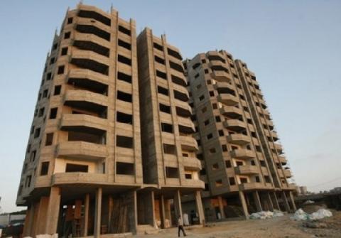 الأشغال بغزة تتسلم التخصيص المالي لمشروع إنشاء (111) وحدة سكنية
