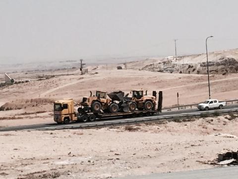 الاحتلال يستولي على جرافة جنوب نابلس