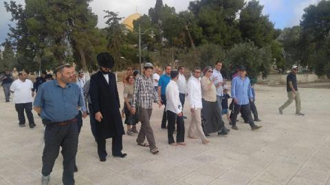 عشرات المستوطنين يقتحمون “الأقصى“ بحراسة مشددة