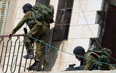 الاحتلال يشن حملة مداهمات واعتقالات في الضفة والقدس