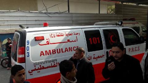 مصرع مواطن وإصابة آخر إثر انقلاب مركبة وسط القطاع