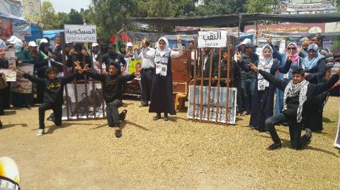 “حنظلة“: رُغم قلتها إدارة السجون تهدد بتقليص مخصصات الخضار والفاكهة للأسرى