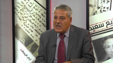 الرسائل المتبادلة فوق جدار الشك