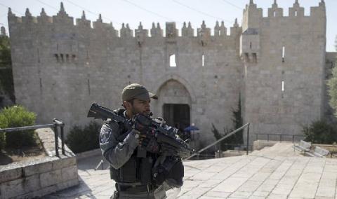 أُكِلْتُ يوم أُكِلَ المسجد الأقصى...