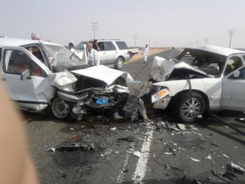 بالفيديو.. تهور “مفحط“ يتسبب بحادث مروري على طريق سريع