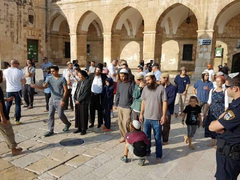 مستوطنون يجددون اقتحاماتهم الاستفزازية للمسجد الأقصى