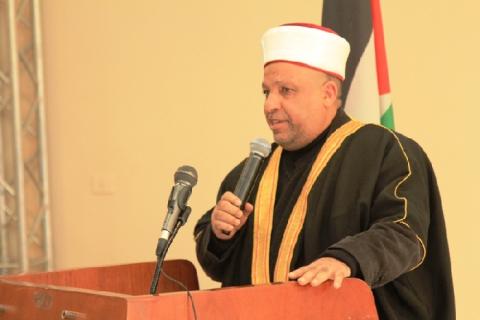 ادعيس يتسلم ملفات الأملاك الوقفية بالقدس من الأرشيف العثماني