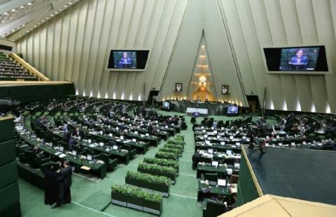 هآرتس: ايران تنقل ثقلها من سوريا الى لبنان
