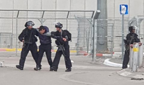 القدس: الاحتلال يعتقل مواطنا ويمدد اعتقال آخرين