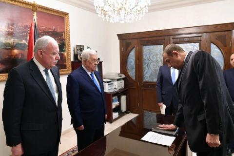 يوسف رمضان يؤدي اليمين الدستورية سفير لدولة فلسطين لدى بنغلادش