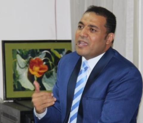 كاتب رواية “ قلم مكسور “ يحرر محضرا ضد دار وعد للنشر بتهمة النصب والاحتيال