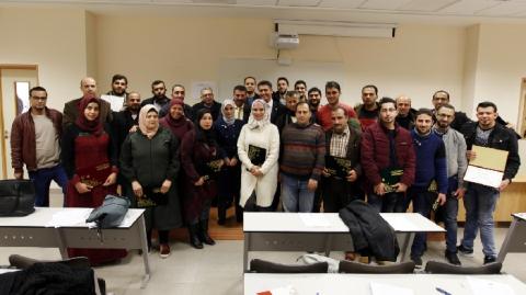 دورة  لممرضي العناية المكثفة في المشافي الحكومية والخاصة