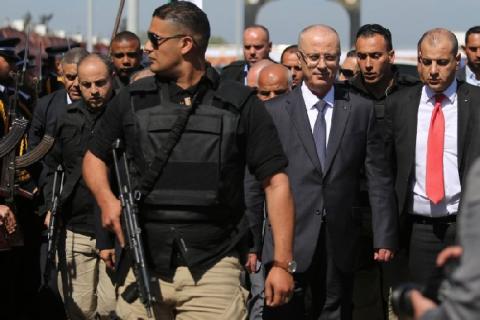 قطر تدين بشدة استهداف موكب الحمد الله