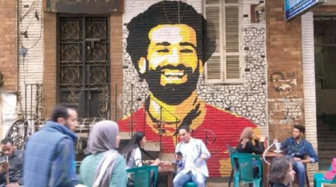 صورة وفانوس وقَصة شعر... “مو صلاح“ أيقونة المصريين الجديدة