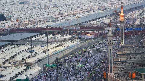 اكتمال وصول مليوني حاج إلى منى قبيل الصعود إلى عرفة