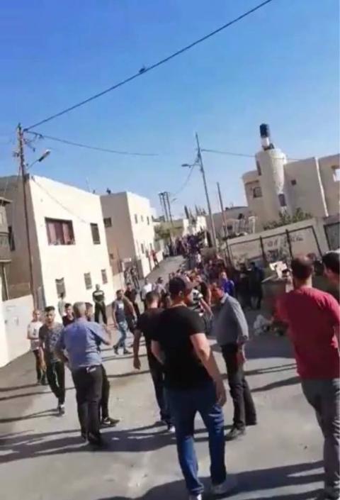 مستوطنون متطرفون يعتدون على مواطن من صور باهر