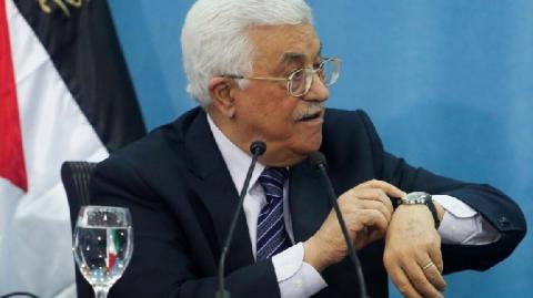 الرئيس عباس يطلع الحريري على آخر التطورات المتعلقة بالقضية الفلسطينية