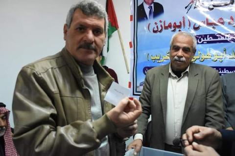 منحة النزاهة والشفافية تصل إلى مستحقيها شكرا سيادة الرئيس ... شكرا للدكتور أحمد أبو هولي